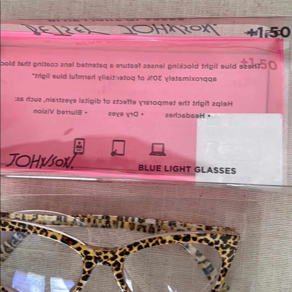 🌺🌸SOLD‼️Chic Betsy Johnson reading glasses - Picture 5 of 5